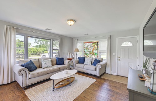 Remsenburg Casa | Hamptons Retreat w/Private Dock, Kayak & Canoe!
