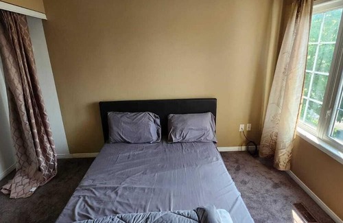 Ajax Casa | Superb 4-bedroom house in charming Ajax with WiFi, AC, Beach near the Lake,Trail