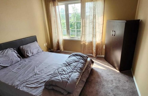 Ajax Casa | Superb 4-bedroom house in charming Ajax with WiFi, AC, Beach near the Lake,Trail