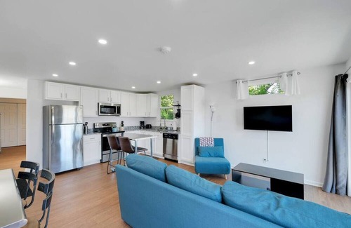 Phoenix Hill Apartamento | Unique Shipping Container Retreat: Five 1BR Units