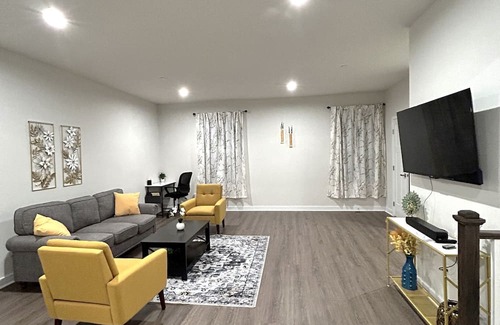 Gibsonia Casa | Newly built 3-bedroom townhome with comfort and style