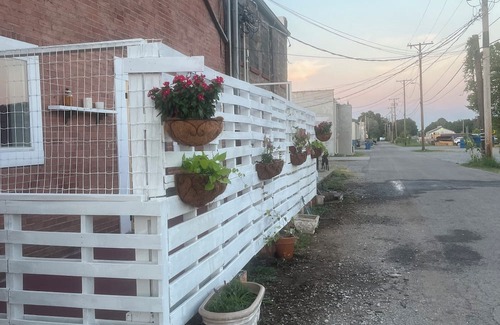 Wilburton Apartamento | Cute and cozy hideaway located in picturesque small town Oklahoma.