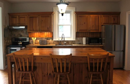 Port Hope Casa | 4600 sq. ft Beautiful Farmhouse With Spectacular Views in a Fantastic location