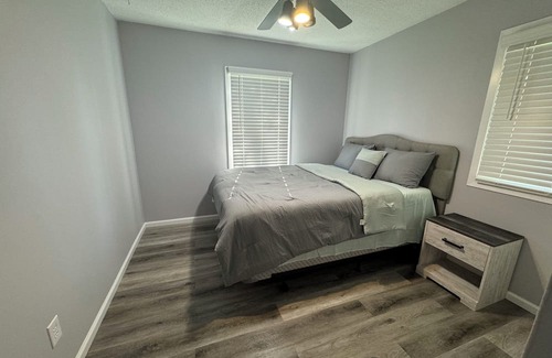 Brooklyn Park Casa | Spacious 5-Bedroom Retreat with Finished Basement - 18 Miles from the City