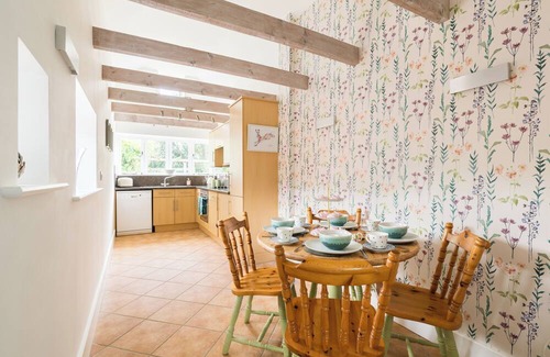 Wickhamford Cabaña | Orchard Dene Cottage. Rural idyll in the north Cotswolds