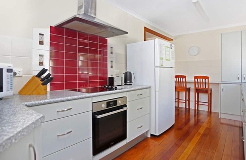 Hawks Nest Casa | Stroll To Bennett's Beach