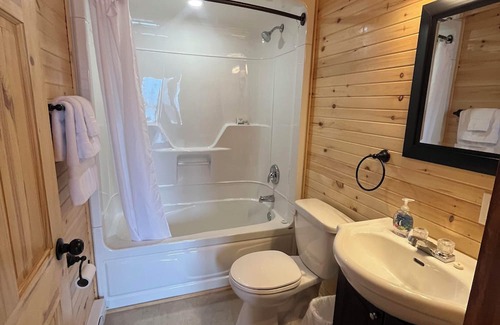 Sandringham Cabina | Adaline's Cottage at Sandringham