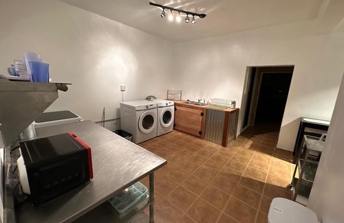 Carcel Apartamento | Group-Friendly 3BR Unit in Mayaguez