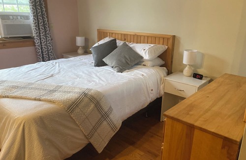 Charlottetown Apartamento | Country setting in Charlottetown. Minutes from shops and restaurants