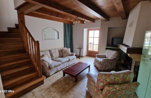 Luzech Casa | Small house on the village square in Luzech