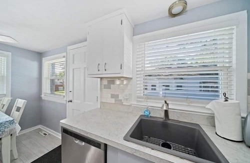 Wareham Cabaña | Charming 2-bedroom house in Swift Beach Wareham.