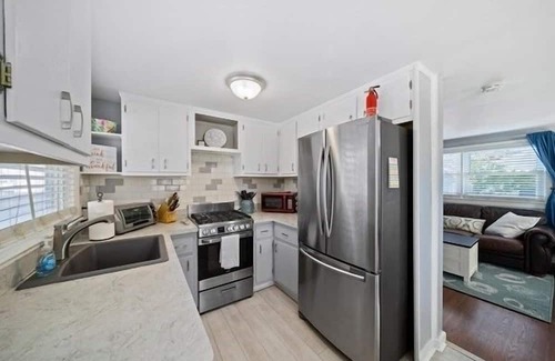Wareham Cabaña | Charming 2-bedroom house in Swift Beach Wareham.