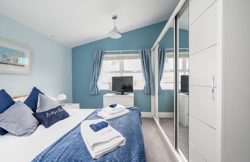 Stalbridge Cabaña | Bentley's Retreat sleeps 2 guests in 1 bedroom
