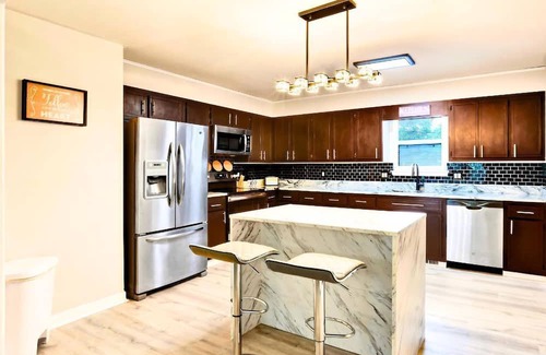 Martinez Casa | Modern 4 Bed Near Augusta: Pool, BBQ, Jacuzzi Tub
