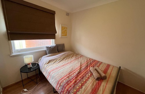 Old Toongabbie Casa | Duplex House In Toongabie Near The Hills Area