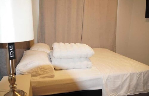 Chapel Hill South Casa | Clean, beautiful and spacious home close to gyms, malls and restaurants