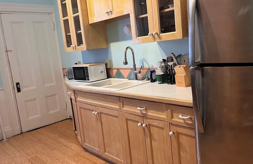 West End Apartamento | Perfectly Located Portland Apartment!
