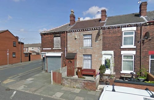 St Helens Casa | Charming 2BR House in St Helens - FREE Parking