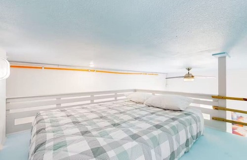 Port Bolivar Cabina | Cozy cabin with 1 bedroom and WiFi, AC in charming Bolivar Peninsula