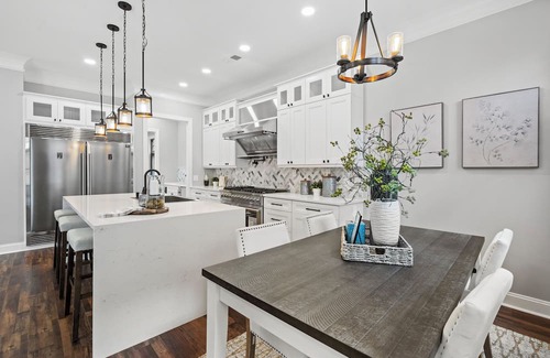 Charlotte Casa | Spacious Plaza Midwood 5-bedroom Dream House in Charming Charlotte