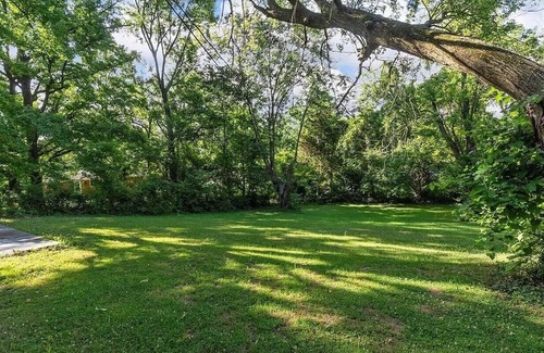 Calverton Park Casa | 3-bedroom house in enchanting Saint Louis with WiFi, fitness room, AC