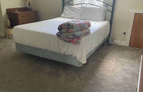 Scappoose Casa | Charming 3-bedroom house on 5 acres with WiFi and AC in delightful Scappoose