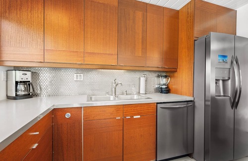 Sunmor Casa | Alexander Escape – Showpiece 3 BDR w/Private Pool, 5 Min to Downtown