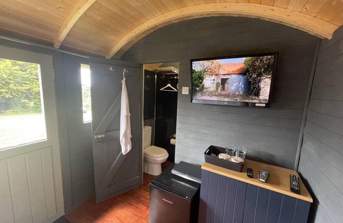 Sibford Gower Cabina | Enchanted Cabin Retreat in Sibford Gower