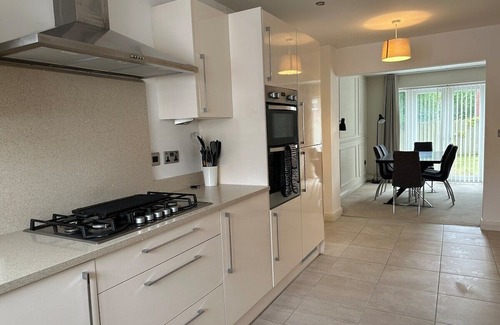 Llandudno Junction Casa | Stylish Family 3 bedroom home