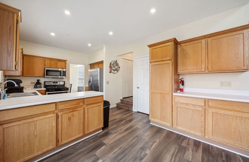 Fox Valley Casa | Plainfield Rental - Metcalf Ctn