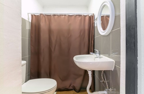 Sines Casa | Room 'Quarto Triplo Conforto 2' with Private Terrace and Wi-Fi