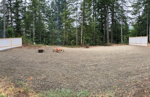 West Hills Alquiler De RV | Marvelous campground near Rocky Brook Falls - Boulder