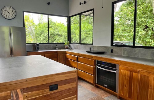 Parrita Casa | Mountaintop House with Breathtaking Views