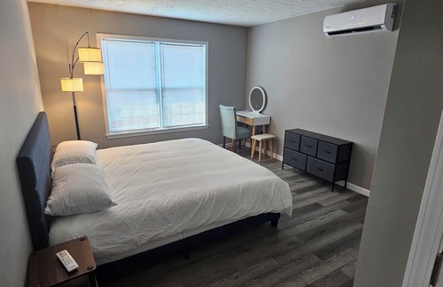 Morehead Apartamento | Two bedroom and two bath, with soaker tub downtown in Morehead.