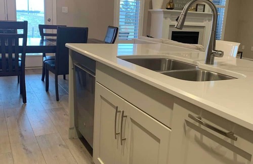 Plympton-Wyoming Casa | This house is a 4 bedroom(s), 2 bathrooms, located in Plympton - Wyoming, ON.