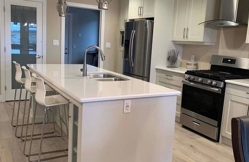 Plympton-Wyoming Casa | This house is a 4 bedroom(s), 2 bathrooms, located in Plympton - Wyoming, ON.