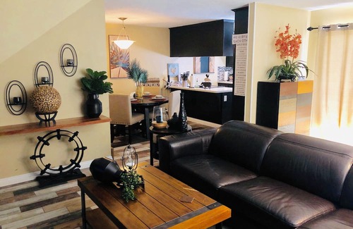 Chula Vista Casa | 3-Bedroom Town Home in lovely Chula Vista with WiFi 20 minutes from DT San Diego