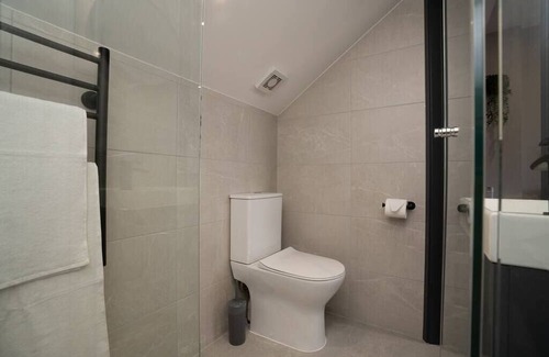 Southall Green Apartamento | Smart Ensuite room w/Bathroom and Dedicated Kitchen