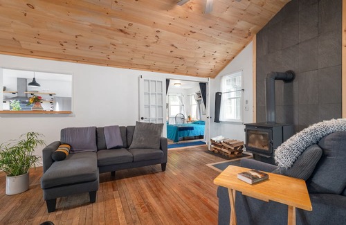 Summit Chalet De Esquí | Serene 4-bedroom chalet in Summit at 2100 feet elevation with mountain views