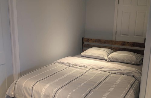 Terence Bay Apartamento | The Atlantic Abode- Cozy Beachfront walkout 1Bed with private bathroom & kitchen