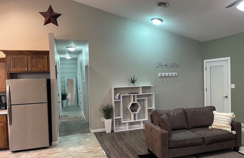 West Grove Casa | Charming Rual Iowa Shed house
