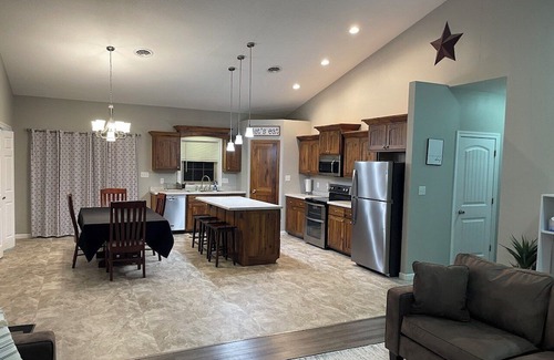 West Grove Casa | Charming Rual Iowa Shed house