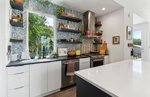 MLK Casa | Funky And Modern East Austin Home With Sauna 2 Bedroom Home by RedAwning