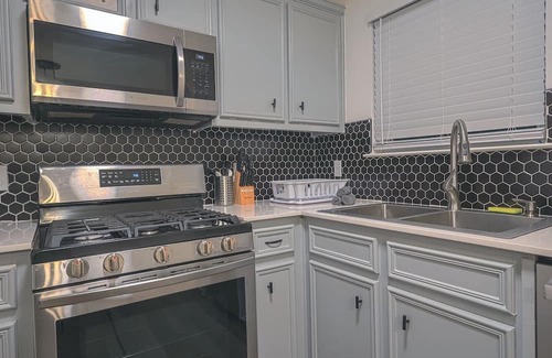 St. Johns Casa | Game Room, Day Bed, Close To DT, Breakfast, +
