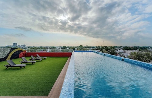 Centro Casa | Immerse in Mérida's Charm: Cozy Hotel Room w/Breathtaking Rooftop Pool