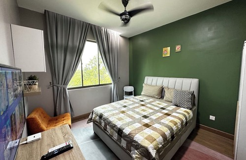 Cyberjaya Casa | Self Check in Homestay Room 3A, Y5 Netflix Parking Coway