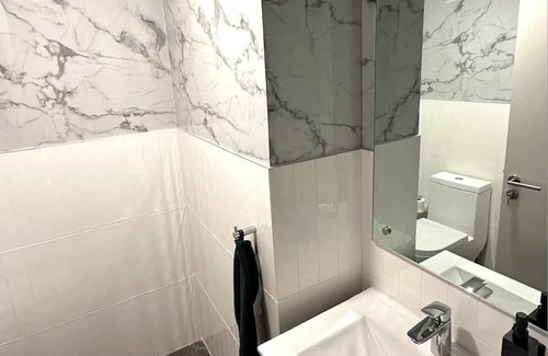 Nuevo León Apartamento | Luxury 3 BDR&2.5BA Apartment in SPGG I Next to Hospital, Plaza and Restaurants
