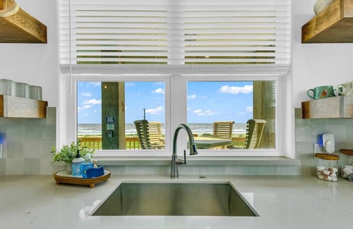 Port Bolivar Casa | Seaside Nest - Unobstructed Beach and Bay Views