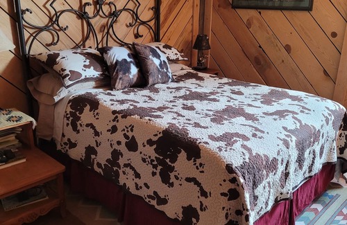 Medanales Casa | A perfectly peaceful stay on a working horse ranch in Abiquiu Valley