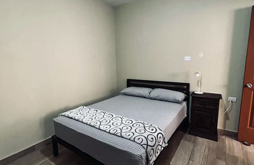 Villa Nueva Apartamento | Charming 3-bedroom apartment with AC and WiFi in enchanting Amatitlán